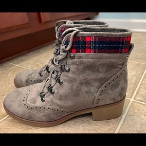 Tommy Hilfiger Gray Suede boots with red plaid trim - excellent condition - 9M